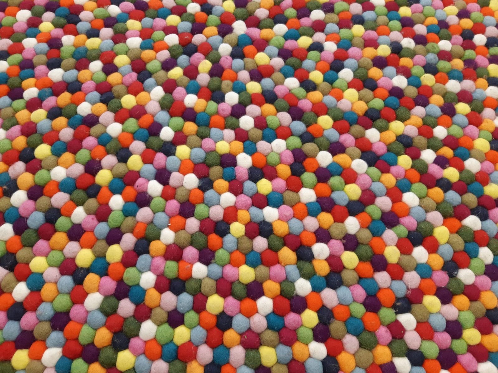 palloista tehty matto