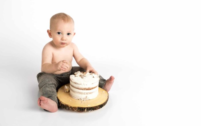 Vauva kakun kanssa