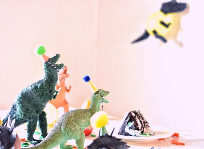 Dinosaurukset juhlimassa syntymäpäiviä